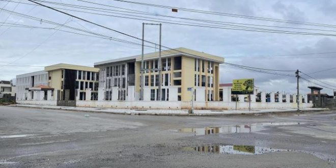 duy nhất 1 lô hướng Đông mặt tiền Quảng Trường Tư Nghĩa, trung tâm thị trấn La Hà