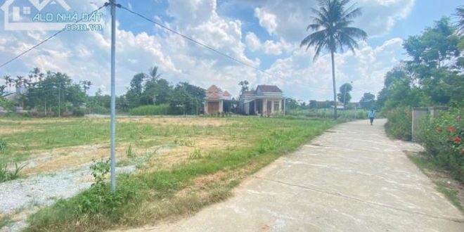 ? BANK NHANH TRUNG TÂM TƯ NGHĨA - QUẢNG NGÃI - GIÁ 2XX TRIỆU/LÔ?