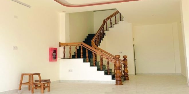 Bán Nhà 2 Tầng Ngay Mặt Tiền Chợ Mới