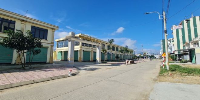 Nhà phố 2 tầng đối diện chợ vừa ở vừa kinh doanh