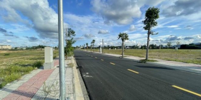 Bán đất đói diện quảng trường trung tâm thị trấn La Hà, Tư Nghĩa, Quảng Ngãi