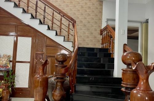 Bán nhà 2 tầng 10x22m mặt tiền đường nhựa gần Cfe BingSu, TT La Hà