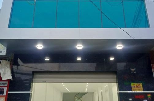Bán nhà 4 tầng 217m2 đất, 840 m2 sàn mặt tiền Quang Trung