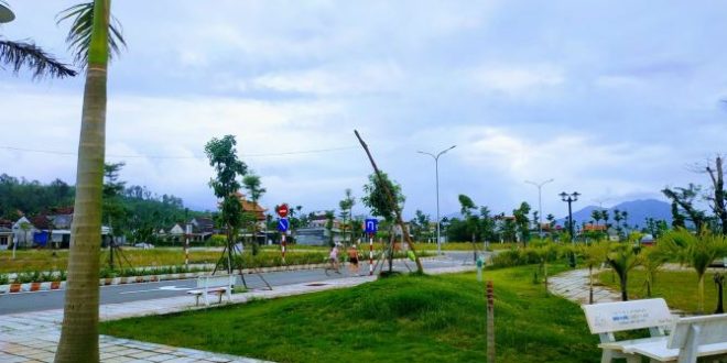 KẸT TIỀN CẦN BÁN - SÁT QUỐC LỘ - VỊ TRÍ TRUNG TÂM HUYỆN-NGAY KHU HÀNH CHÍNH - GIÁ SỤP HẦM