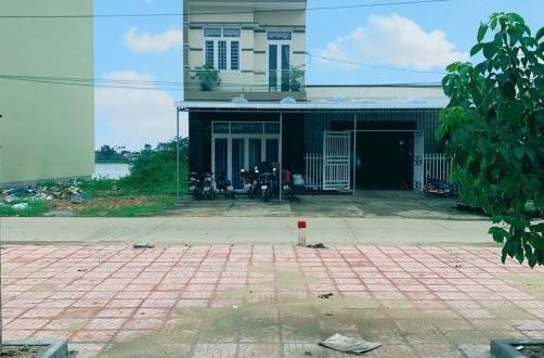 bán nhà theo quy mô 2 tầng có giá trì tới gần 950
