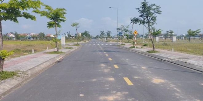 Bán 2 lô liền kề mặt tiền Bích Khê, TT La Hà, giá rẻ hơn thị trường gần 300tr/lô