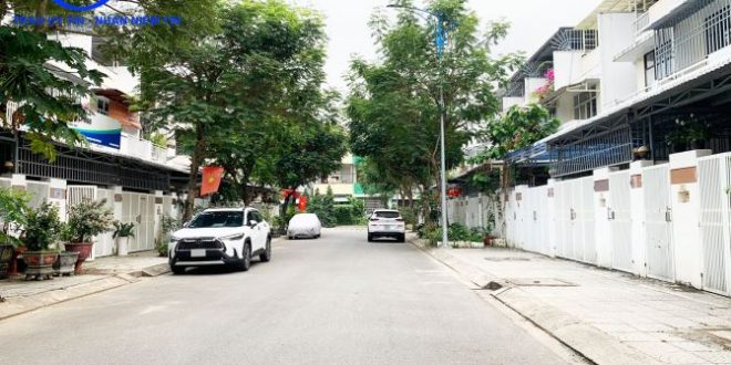 Cần bán nhà chính chủ Khu Đô thị VSIP, Quảng Ngãi, DT 100m2, 3 tầng, giá bán 2,xx tỷ