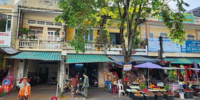 Nhà bán mặt tiền đường Ngô Quyền , ngay chợ  Quảng Ngãi .