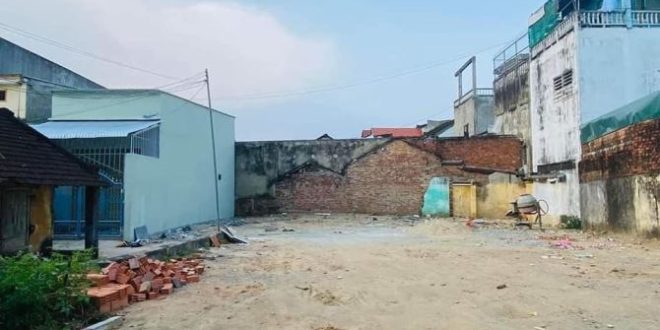 Bán lô đất hẻm Nguyễn Văn Linh ngay chợ Hàng Rượu, phường Trương Quang Trọng.