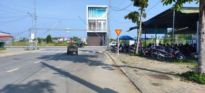 Chủ cần tiền bán gấp lô mặt tiền Nguyễn Công Phương