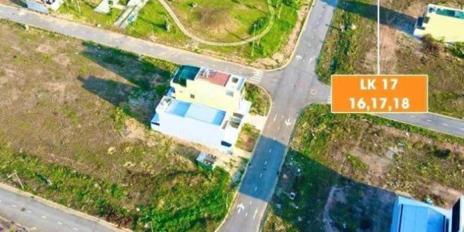 CẦN BÁN 3 LÔ LIỀN KẾ ĐỐI DIỆN CÔNG VIÊN