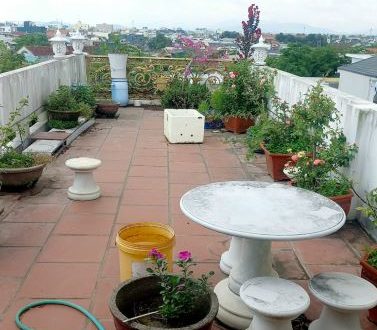 Bán nhà 4 tầng mặt tiền Nguyễn Nghiêm, Hướng nam, TTTP