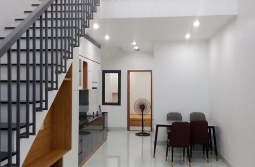 BÁN NHÀ TRUNG TÂM THÀNH PHỐ NGAY NGÃ TƯ    BÁN NHÀ TRUNG TÂM THÀNH PHỐ NGAY NGÃ TƯ