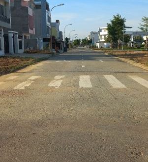 Bán gấp lô đối diện trường học giá siêu rẻ