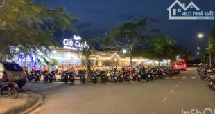 Mặt tiền kinh doanh được ngay nằm gần Quốc lô 1A với lượng công nhân viên qua lại lớn