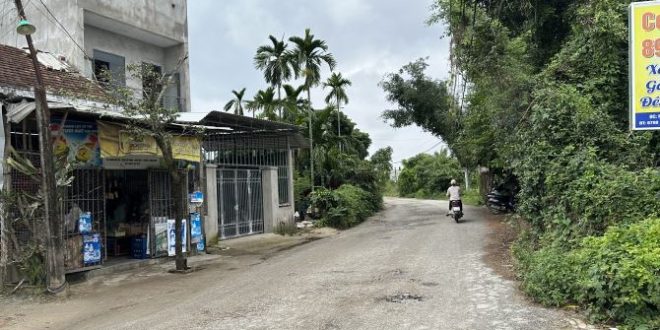 Bán lô đất mặt tiền đường Hoàng Văn Thụ nối dài.