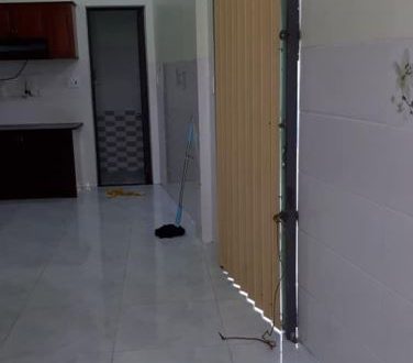 Cho thuê nhà nguyên căn 125m2, nằm ngay mặt tiền Ngã Tư Ba La, Nghĩa Dõng