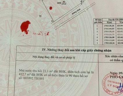 gia đình bán lô đất mặt tiền đường nhựa, ngay khu dân cư, lô góc 2 mặt tiền đường