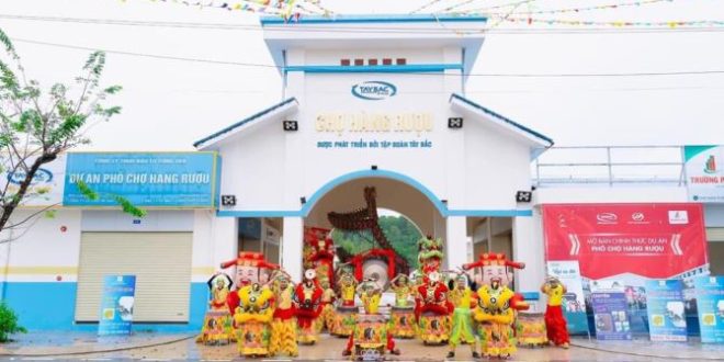 Bán 1 cặp duy nhất mặt tiền quảng trường tại Phố Chợ Hàng Rượu