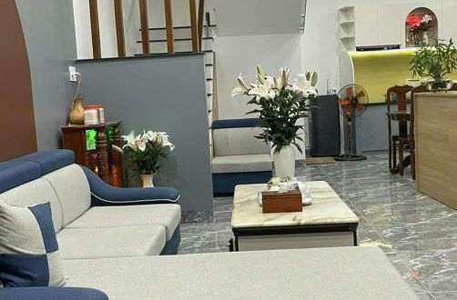Nhà đẹp mới căng xà beng hẻm ô tô đường Lê Thánh Tôn, cách đường chính tầm 30m