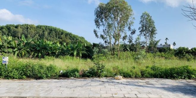 Bán đất khu dân cư chợ mới hàng rượu lô đôi liền kề đã có sổ