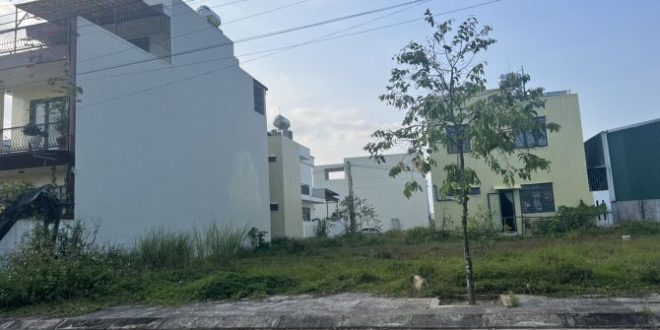 Bán đất mặt tiền Phạm Cao Chẩm, trục đường thông quốc lộ 1A, trung tâm thị trấn La Hà
