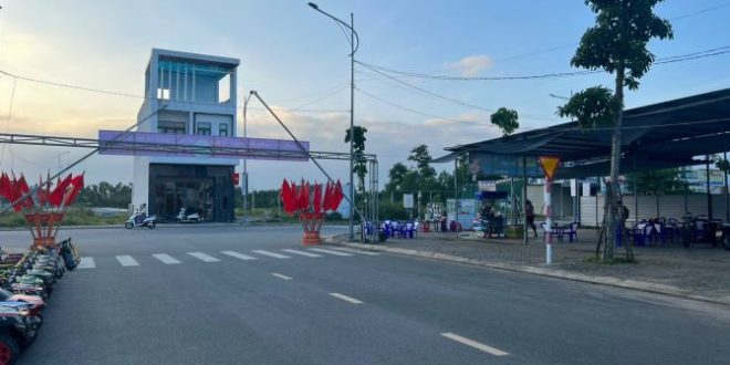 ???? ???? CẦN TIỀN GIẢI QUYẾT CÔNG VIỆC BÁN NHANH 135m2 đối diện công viên KDC PHÚ ĐIỀN????????