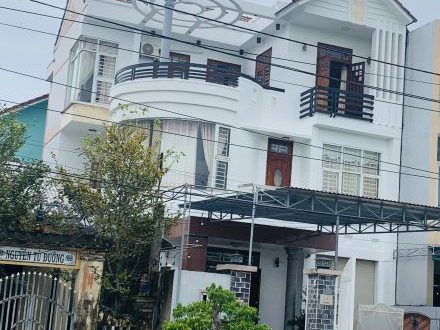 Bán nhà biệt thự ven sông Đắc địa thị trấn châu ổ
