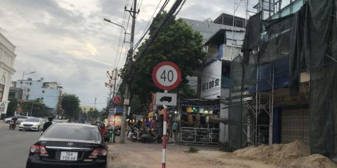 CHO THUÊ MẶT BẰNG NGUYÊN CĂN NGANG 10 M Lê Thánh Tôn đối diện ngay VINCOM QUẢNG NGÃI