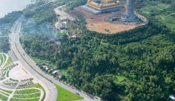 Đất mặt tiền nằm sát khu du lịch thiên mã  Sơn, view cầu cổ Lũy cực đẹp Hot tại Quảng Ngãi