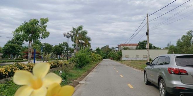 02 LÔ LK VỊ TRÍ ĐẸP TT THỊ XÃ  ĐỨC PHỔ_VIEW QUẢNG TRƯỜNG _THÍCH HỢP AN CƯ_GIÁ CỰC TỐT