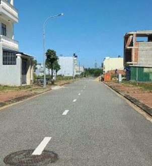 Chính chủ gửi bán đất khu đô thị Phú Mỹ giá rẻ ngay ngã tư đường chính