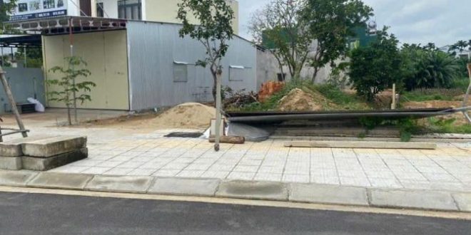 Mặt tiền đường dẫn Thạch Bích xã Tịnh Ấn Tây