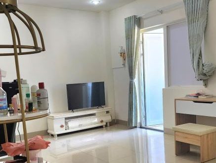 BÁN CĂN NHÀ 3 TẦNG ĐỂ LẠI NỘI THẤT GẦN CÔNG VIÊN CÁCH VINCOM 600m
