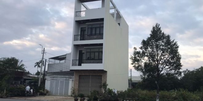 BÁN NHÀ MẶT TIỀN LÊ THÁNH TÔN 4 TẦNG SAU NHÀ LÀ CÔNG VIÊN