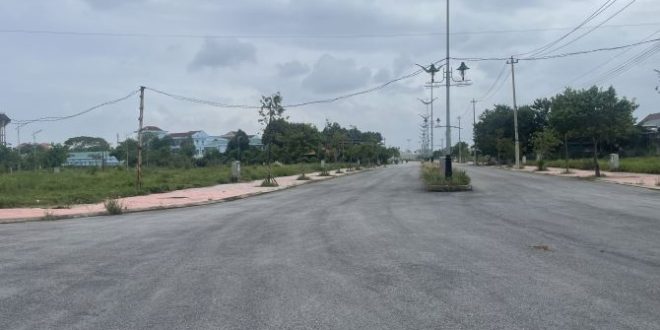 Bán lô góc 2 mặt tiền đường đấu lưng đường 32 m khu Tây Bầu Giang tư nghĩa quảng Ngãi