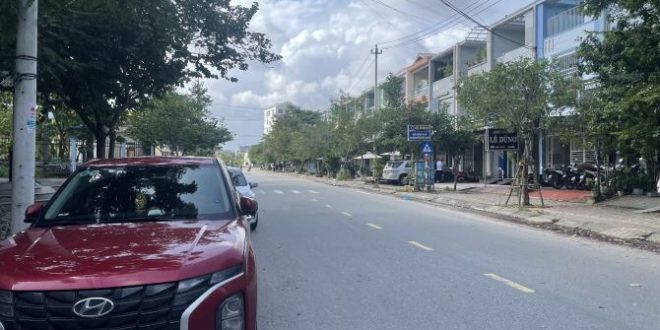 Nhà 3 mê Mặt tiền đường Trần Thủ Độ đối diện bến xe chin nghĩa