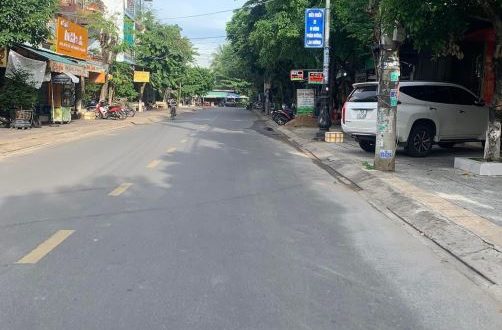 Nhà lô góc cấp 4 kiên cố mặt tiền Nguyễn Tự Tân