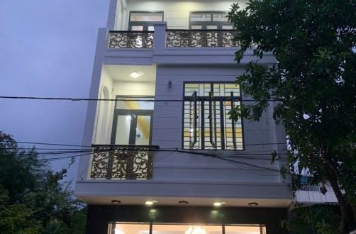 Bán nhà 4 mê mặt tiền đường Cẩm Thành trung tâm TP quảng Ngãi giá siêu rẽ