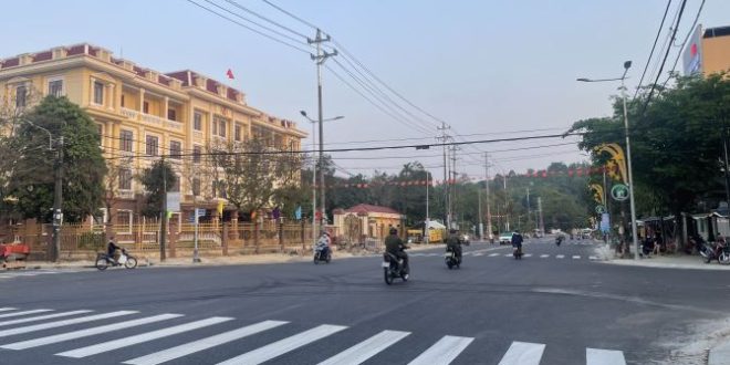 Bán nhà biệt thự mặt tiền đường Phạm Văn Đồng trung tâm tp Quảng Ngãi