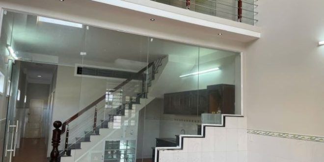 Chủ chuyển công tác nên muốn bán nhanh nhà mặt tiền đường Lê Quý Đôn, TTLa Hà Tư Nghĩa